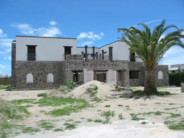 Propiedad en Obra Negra en Venta, Ideal para Hotel