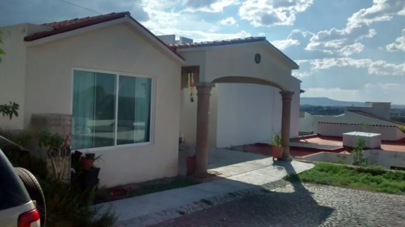Bonita Casa en Venta, Fracc. Colinas Campestre (SUSPENDIDA TEMPORALMENTE)
