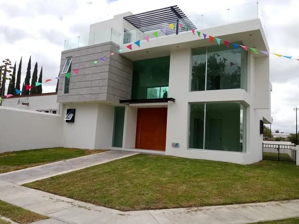 CASA NUEVA EN VENTA EN FRACCIONAMIENTO CLUB DE GOLF