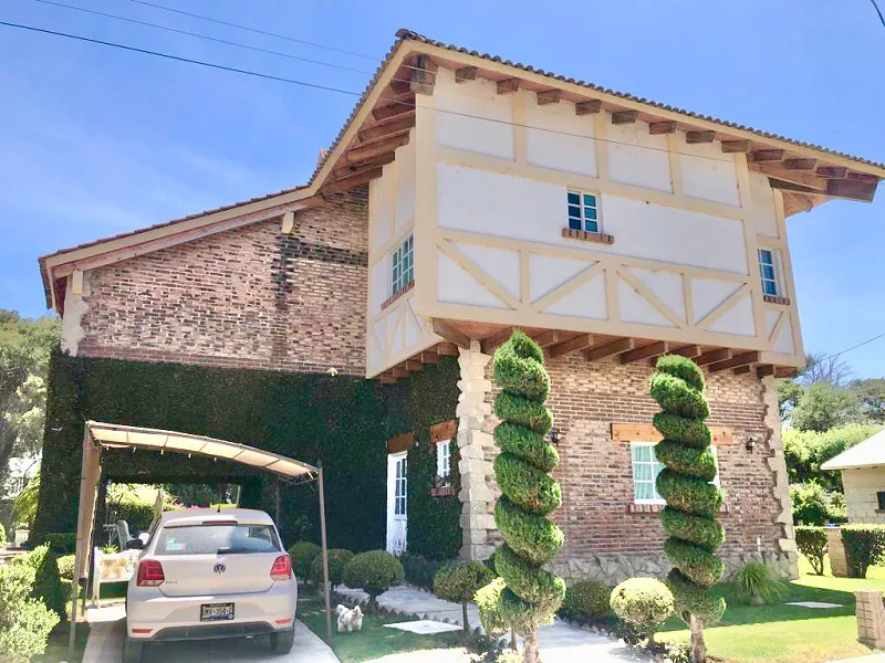 CASA EN VENTA EN FRACC. RIVERA DE LOS SABINOS EN TEQUISQUIAPAN QRO.