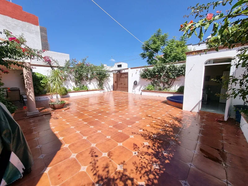 CASA AMUEBLADA EN RENTA EN COLONIA ADOLFO LOPEZ MATEOS TEQUISQUIAPAN QRO.