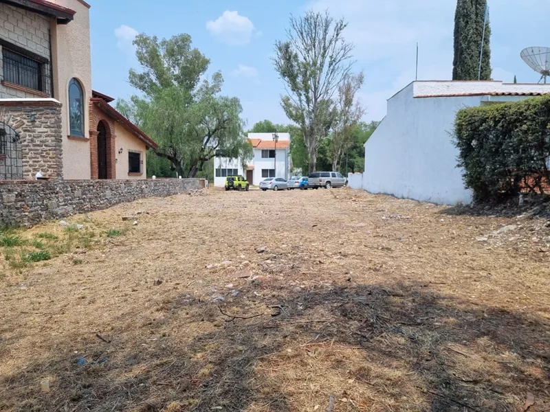 TERRENO EN VENTA EN FRACCIONAMIENTO CLUB DE GOLF EN TEQUISQUIAPAN QRO