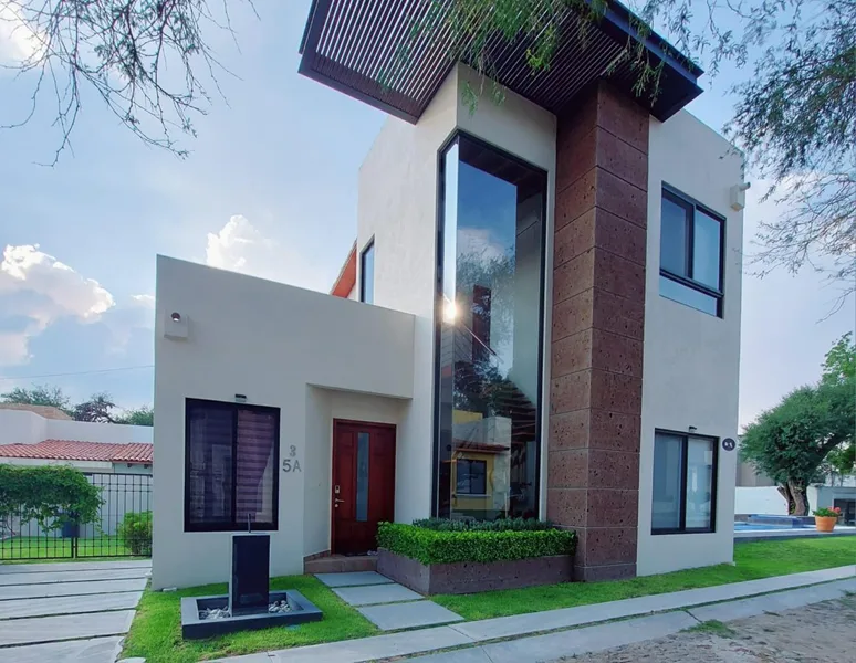 VENTA DE CASA EN FRACC. PRIVADO BARRIO DE SAN JUAN TEQUISQUIAPAN QRO.