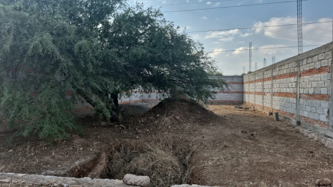 VENTA DE TERRENO EN COL. CHARRETERA EN TEQUISQUIAPAN QRO.
