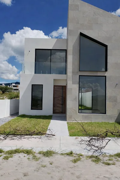 CASA EN VENTA EN FRACC. VISTA ALTA TEQUISQUIAPAN QRO