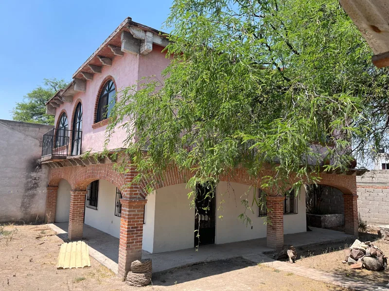 CASA EN VENTA EN COLONIA SANTA FE EN TEQUISQUIAPAN QRO.